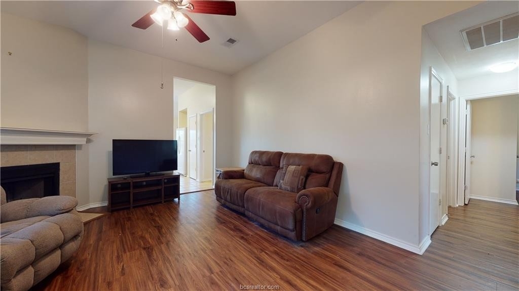 810 Camellia Court - Photo 2