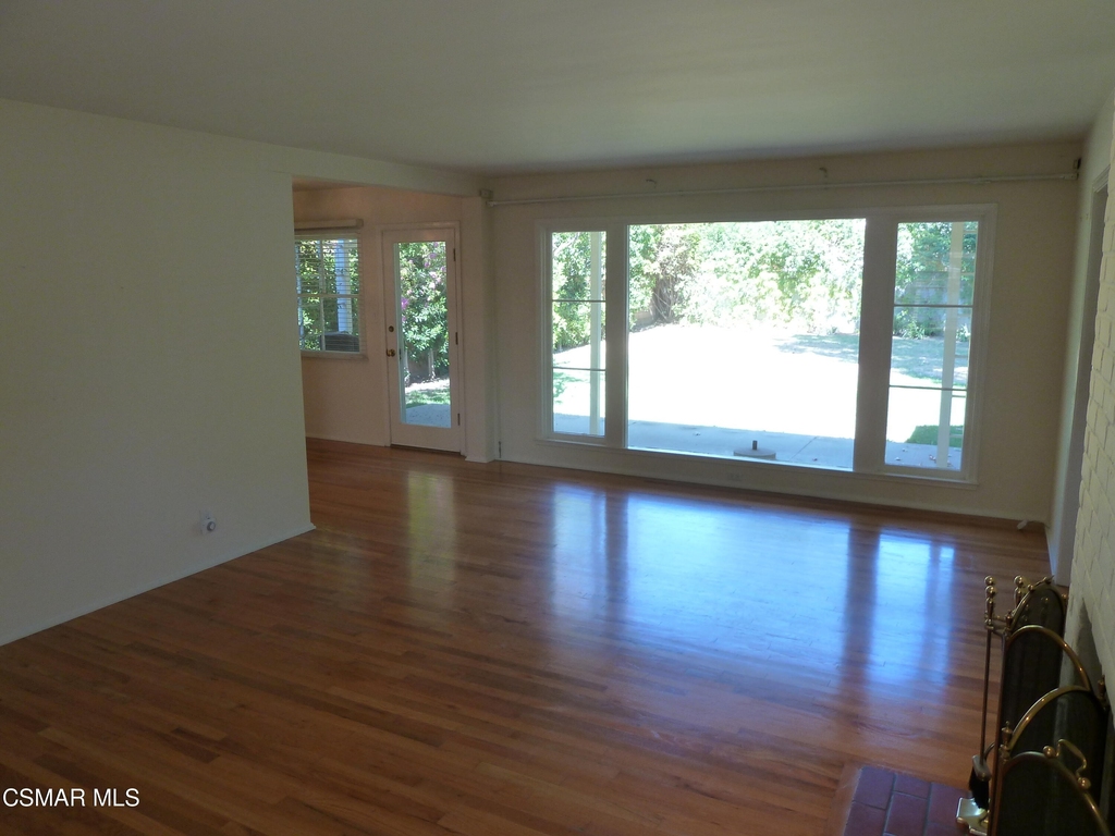 5036 Ranchito Avenue - Photo 2