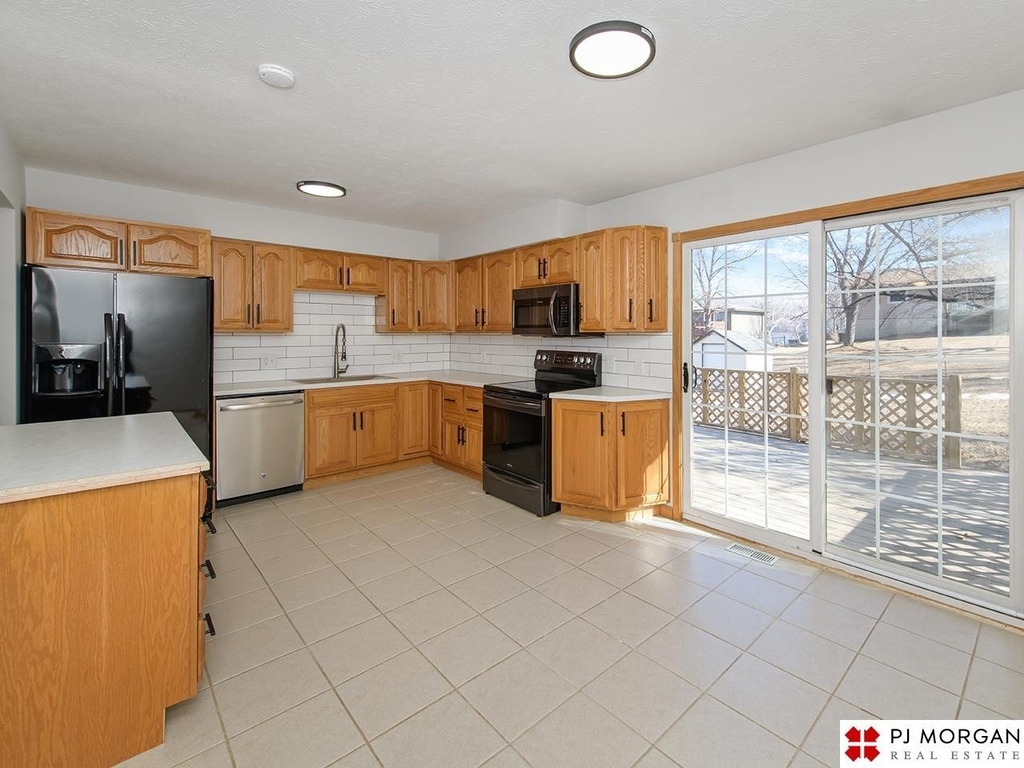 4107 N 213th Circle - Photo 4