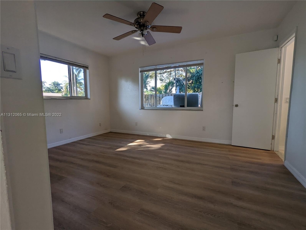 2525 Sw 34th Ave - Photo 15
