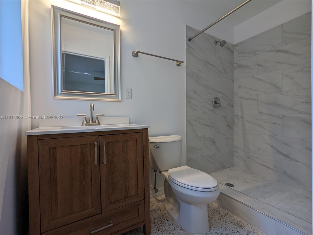 2525 Sw 34th Ave - Photo 11