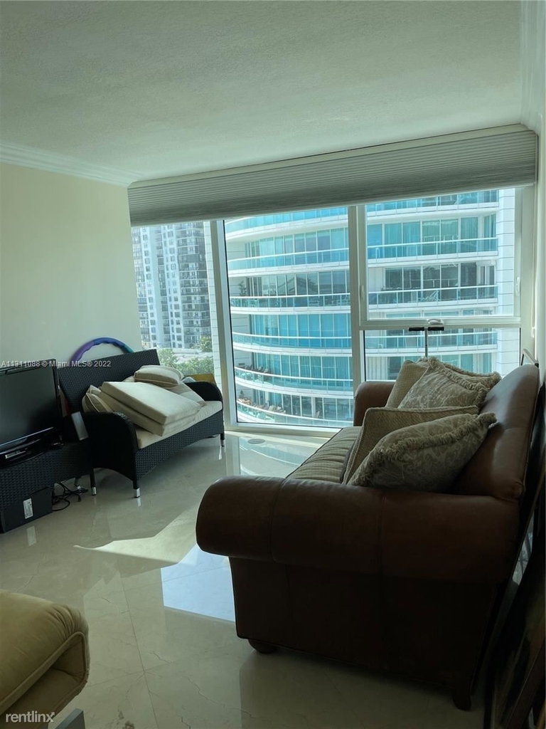 2101 Brickell Ave Apt 707 - Photo 18