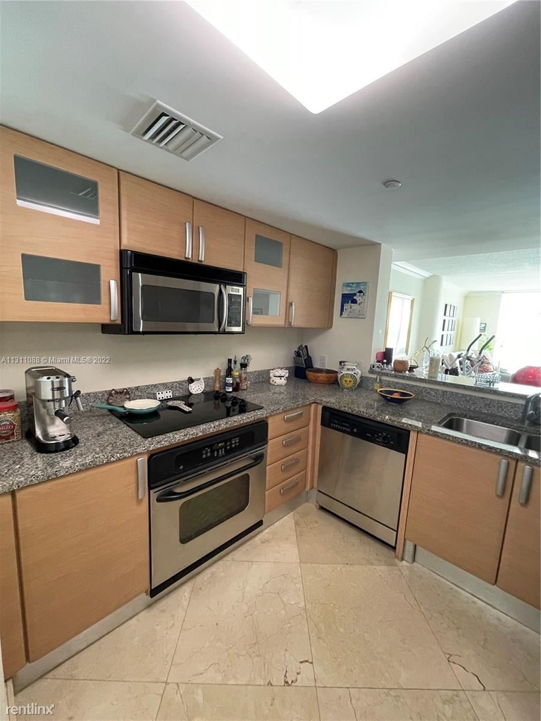 2101 Brickell Ave Apt 707 - Photo 10