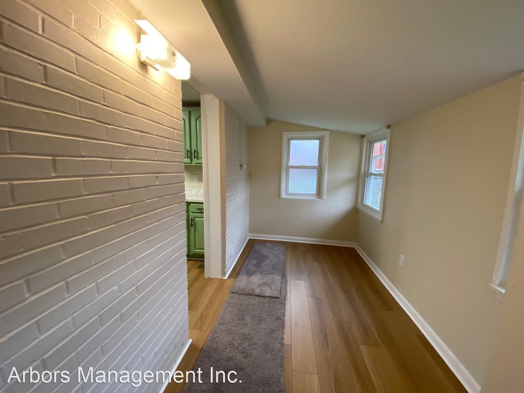 241 W 9th Ave - Photo 1