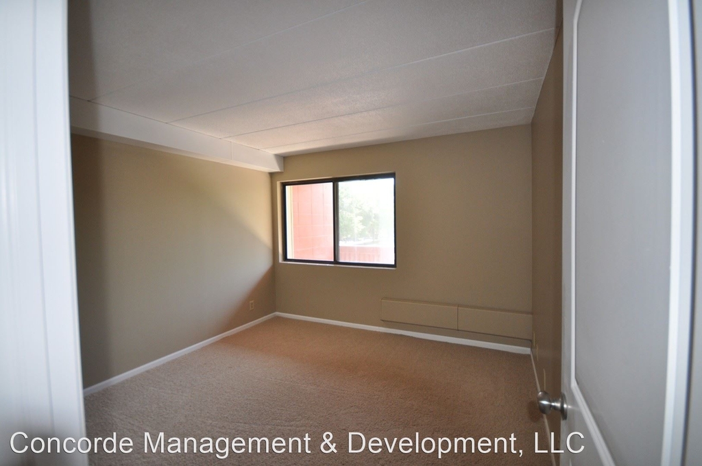 1660 G Street - Photo 11