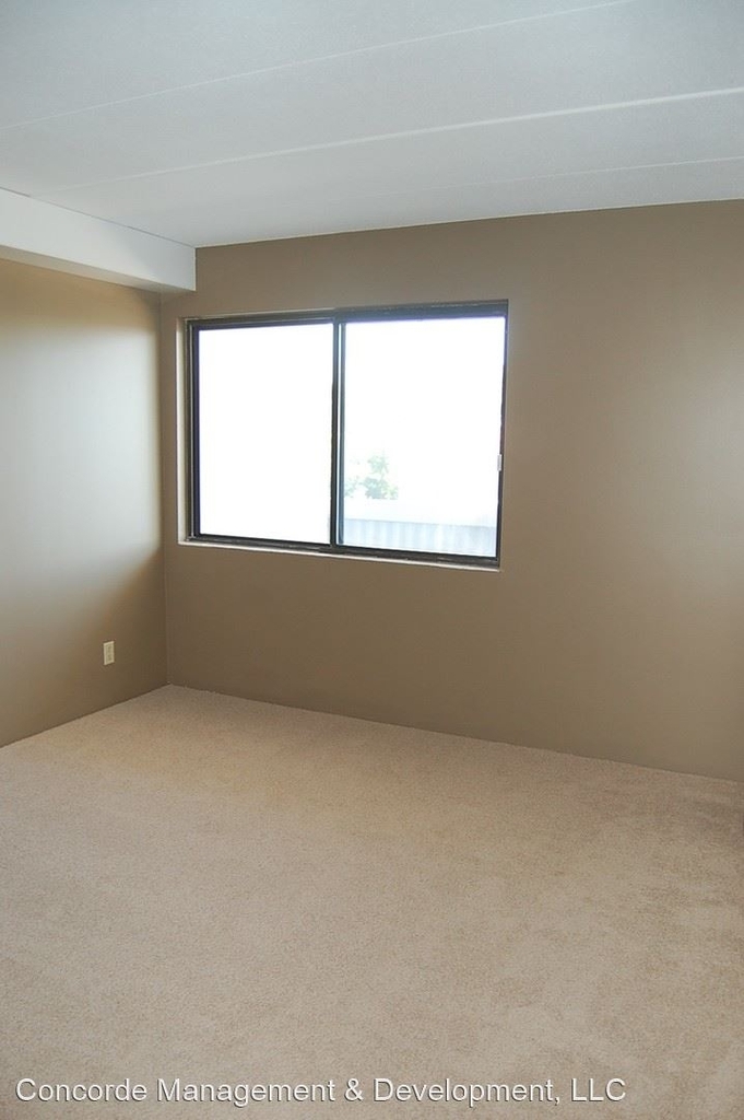 1660 G Street - Photo 2