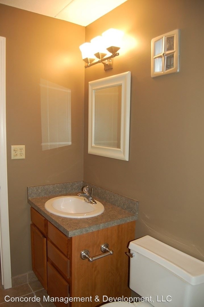 1660 G Street - Photo 1