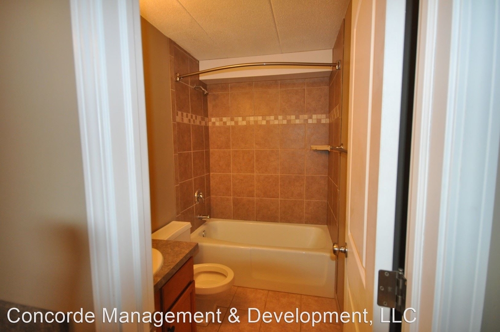 1660 G Street - Photo 12