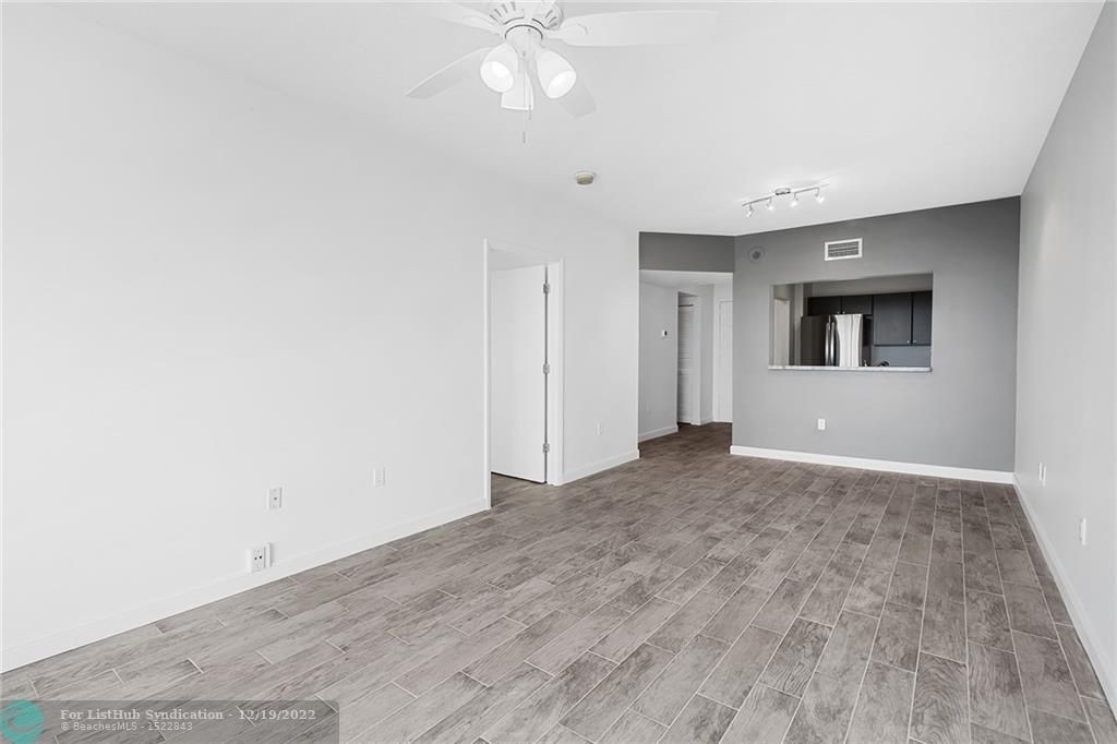 3020 Ne 32nd Ave - Photo 4