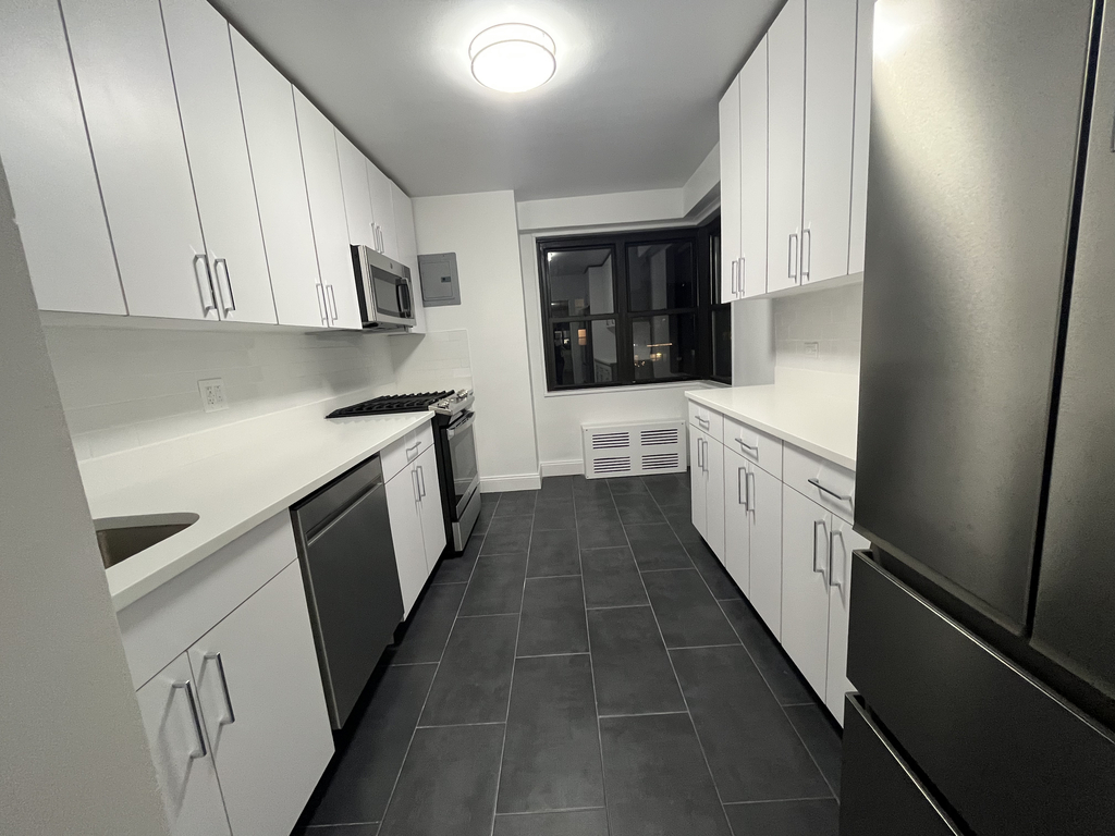 401 East 88th Street - Photo 1