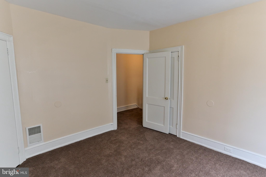 5011 Larchwood Avenue - Photo 24