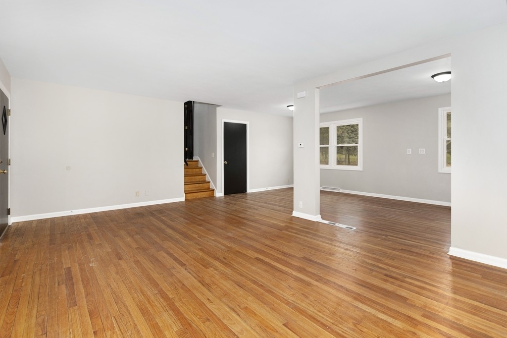 27w102 48th Street - Photo 4