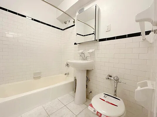 137 East 27th Street - Photo 0