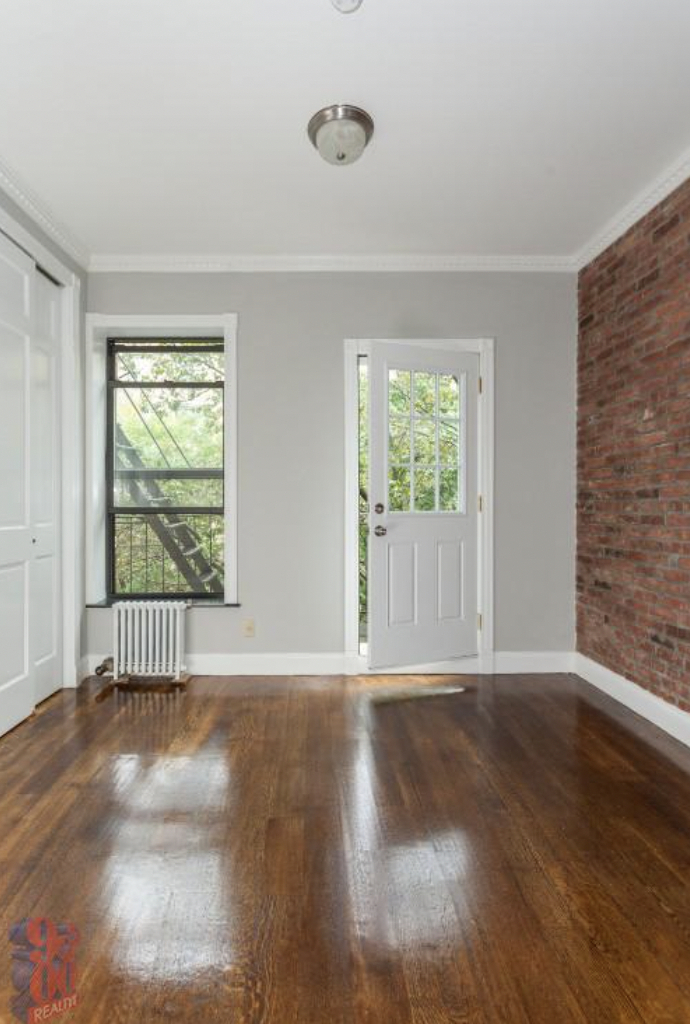 323 West 16th Street - Photo 1