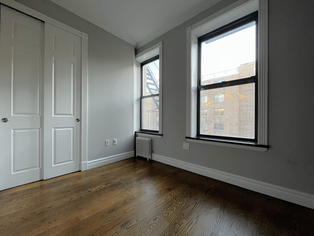 309 East 8th Street - Photo 6