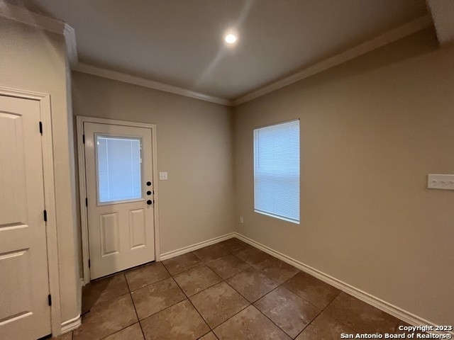 7010 Lakeview Dr - Photo 5