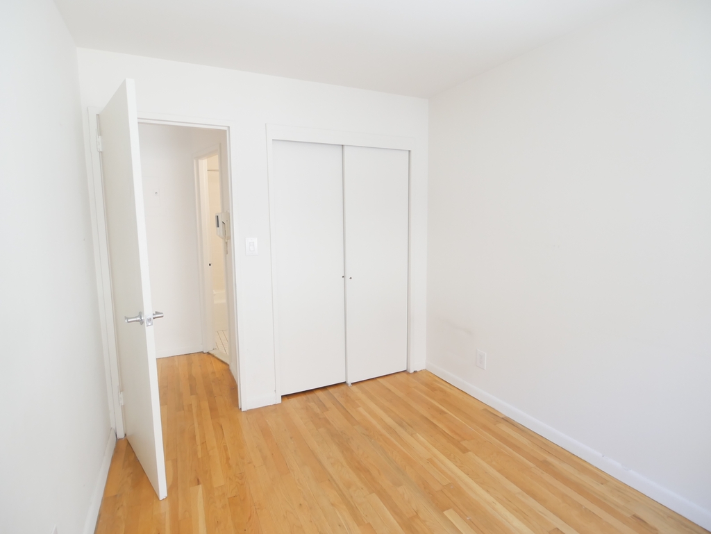 245 East 84th Street - Photo 12