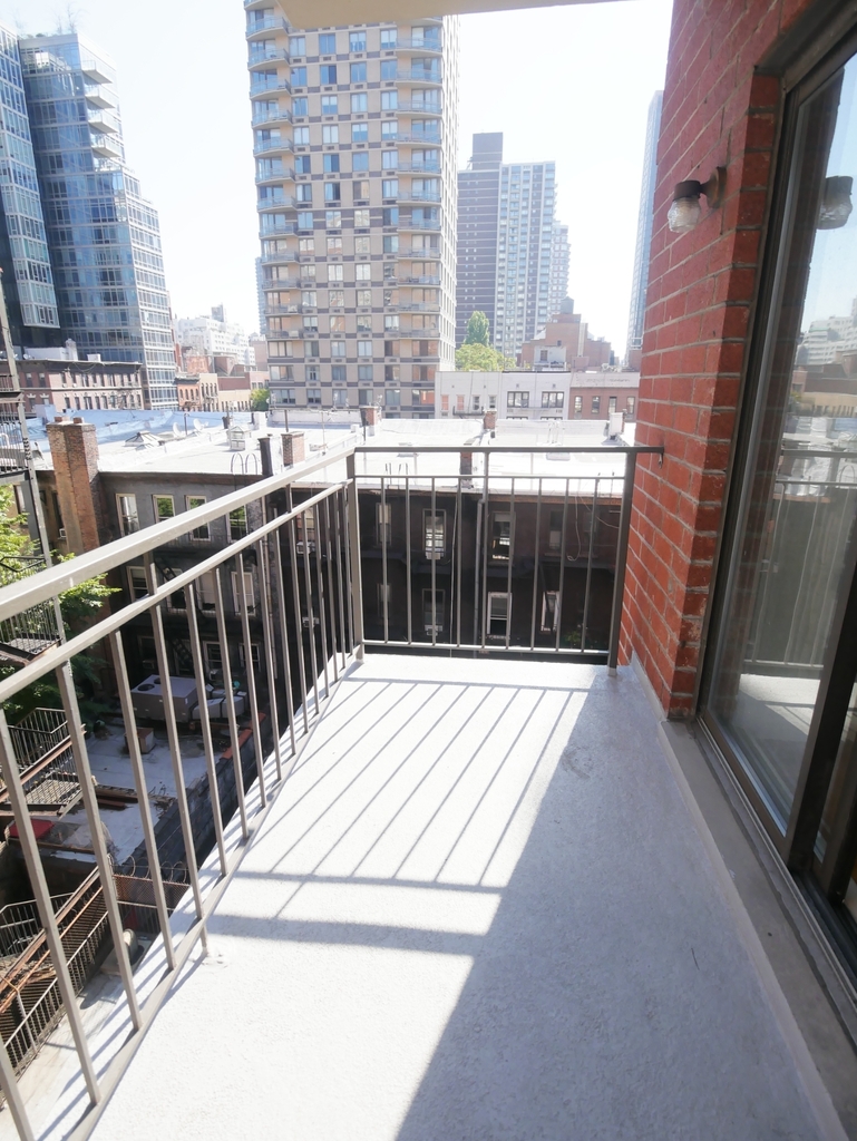 245 East 84th Street - Photo 15