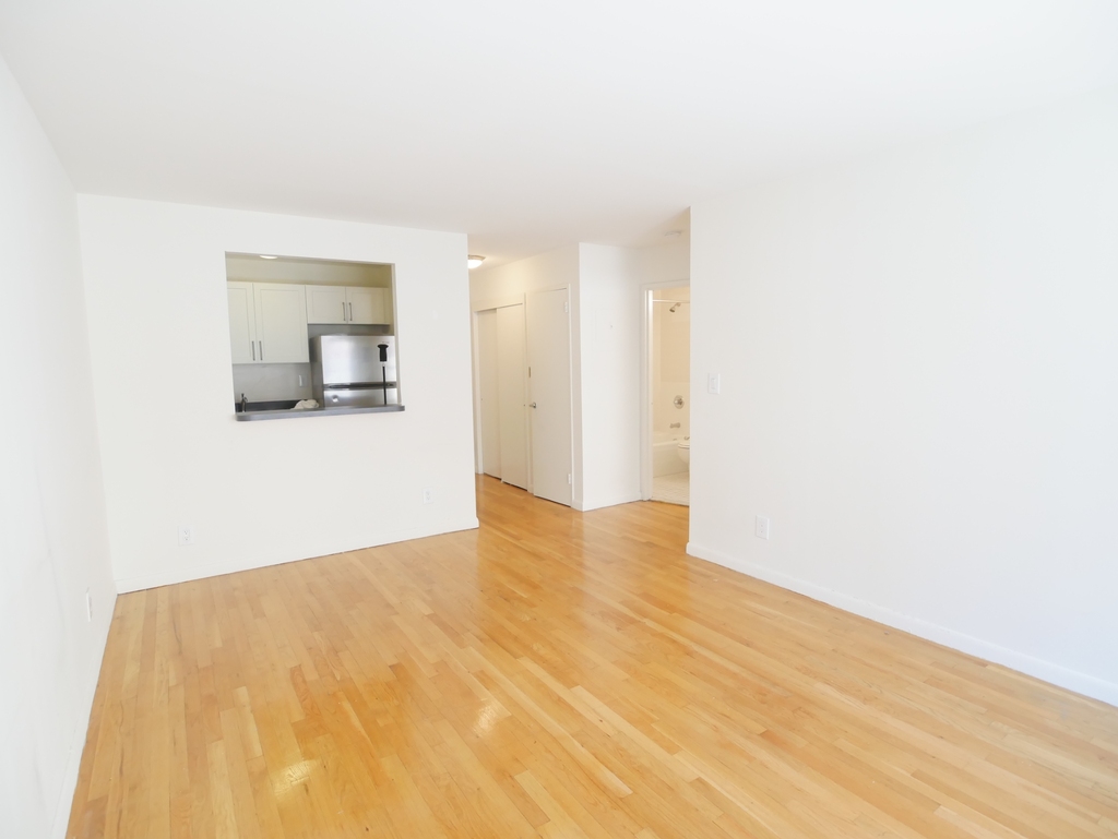 245 East 84th Street - Photo 3