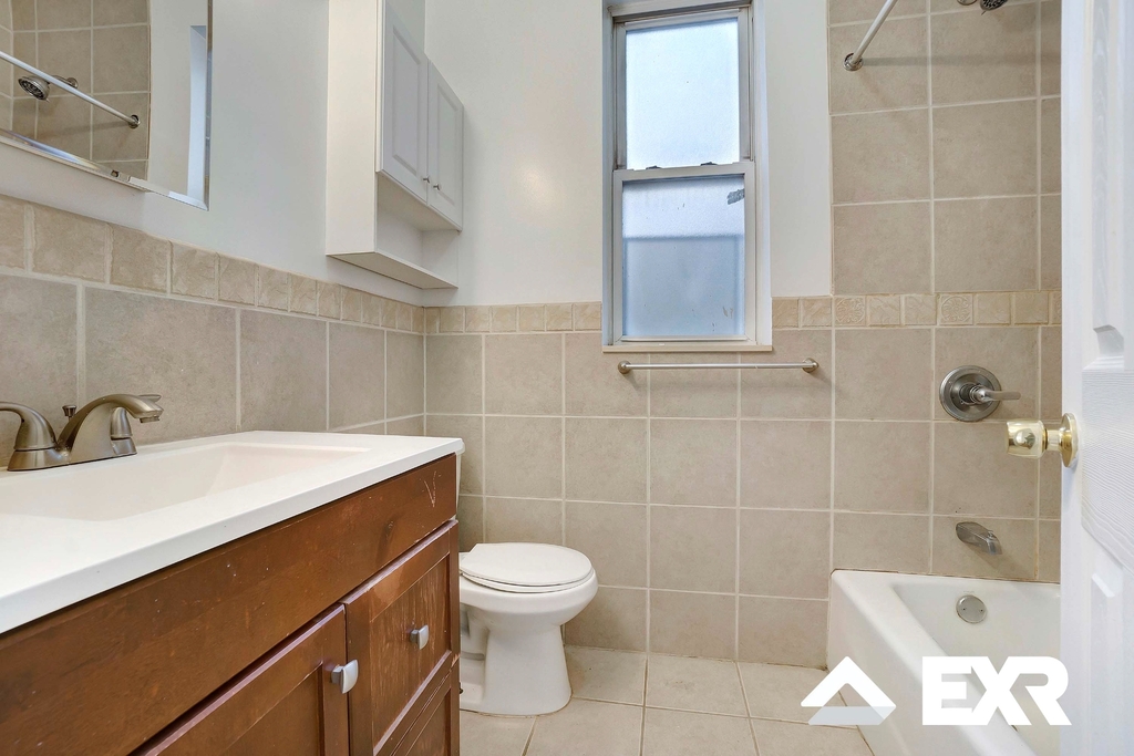 215 West 116th Street - Photo 4