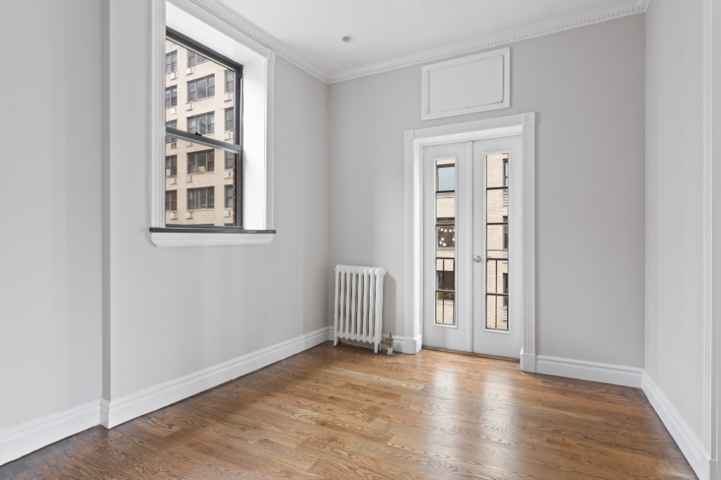 326 East 35th Street - Photo 0