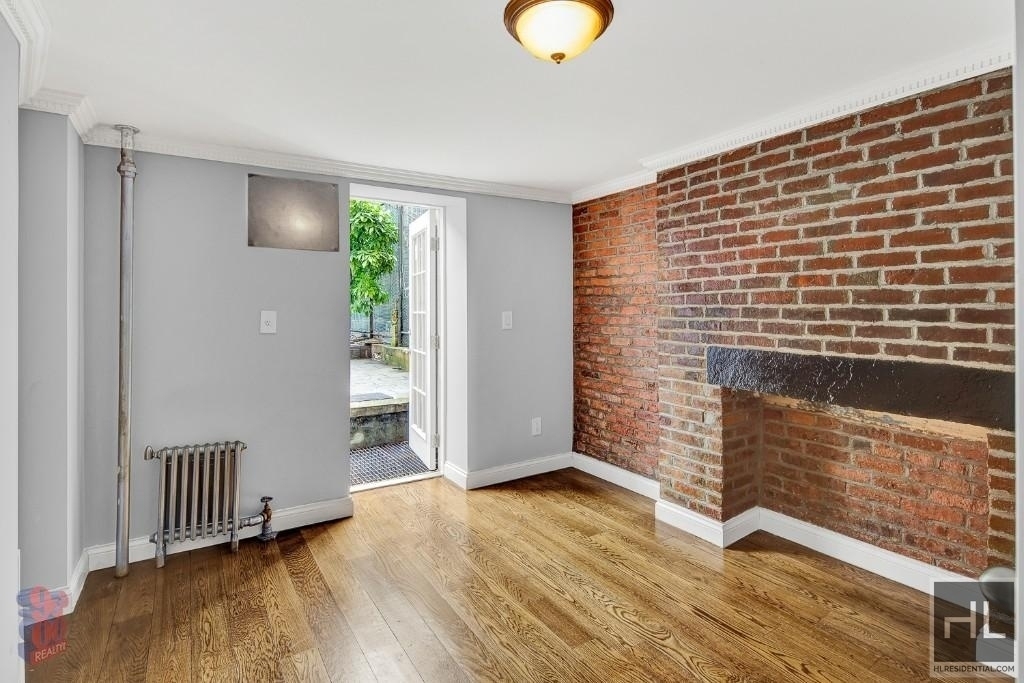 118 East 7th Street - Photo 1