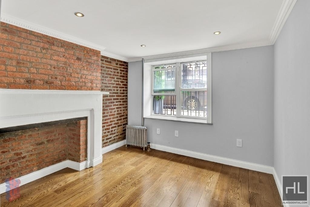 118 East 7th Street - Photo 3