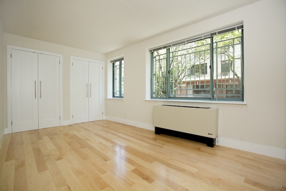 100 Jane St #4C - Photo 1