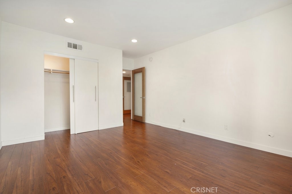 5339 Newcastle Avenue - Photo 12