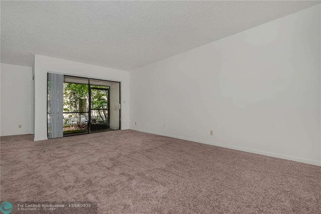 10683 Royal Palm Blvd - Photo 6