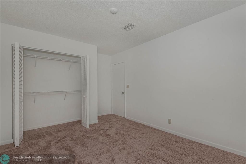 10683 Royal Palm Blvd - Photo 13