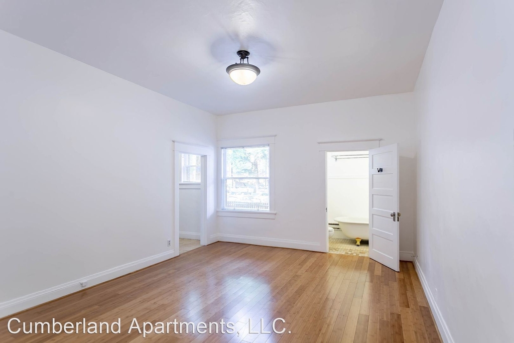 1405 Sw Park Ave - Photo 1