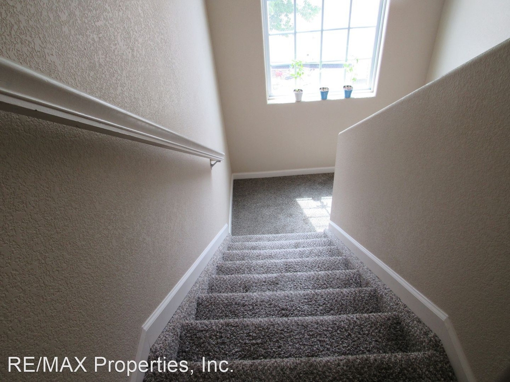 2168 St James - Photo 10