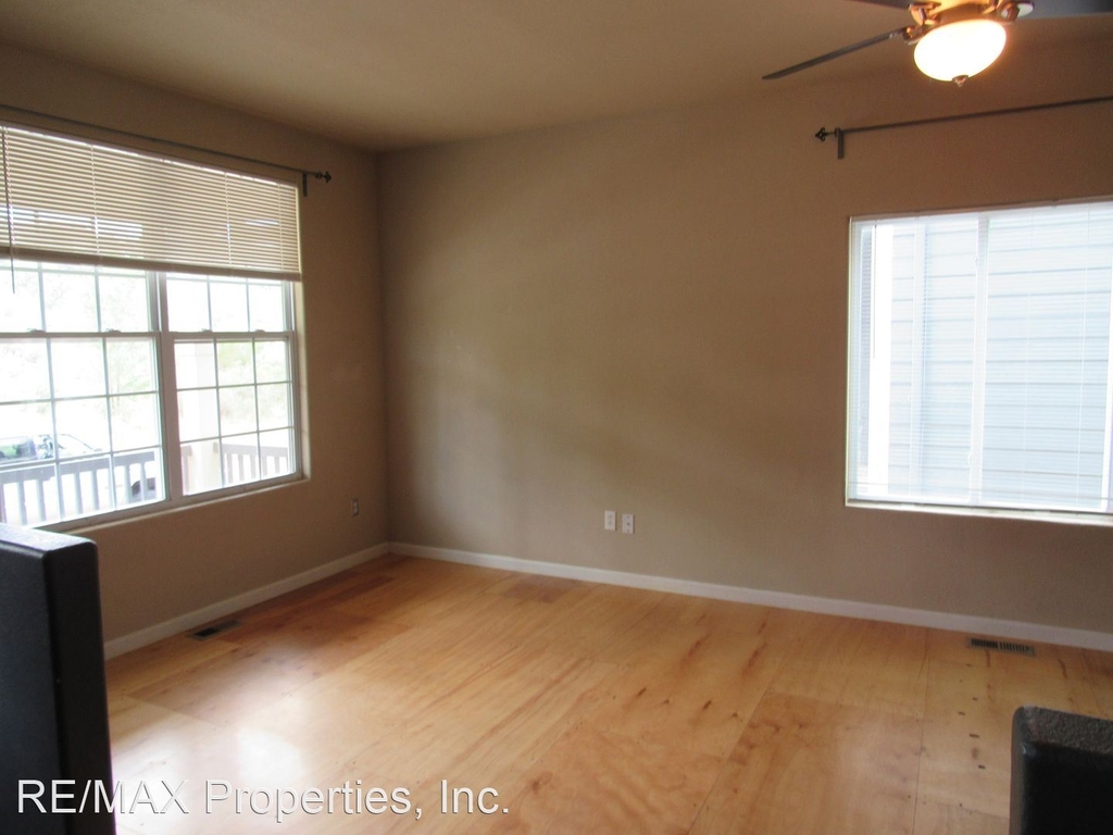 2168 St James - Photo 2