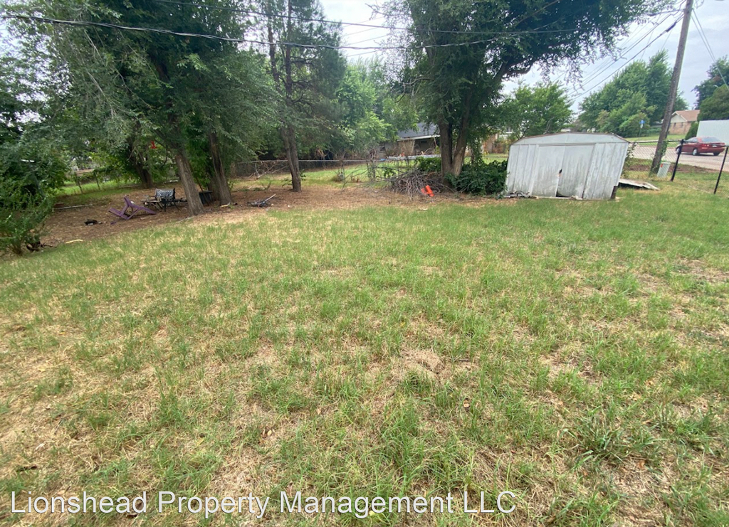 1020 Harold Dr. - Photo 2