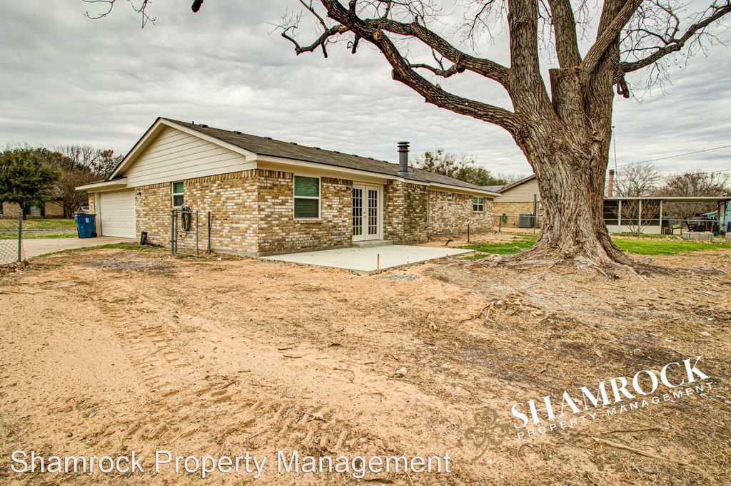 316 Travis - Photo 10