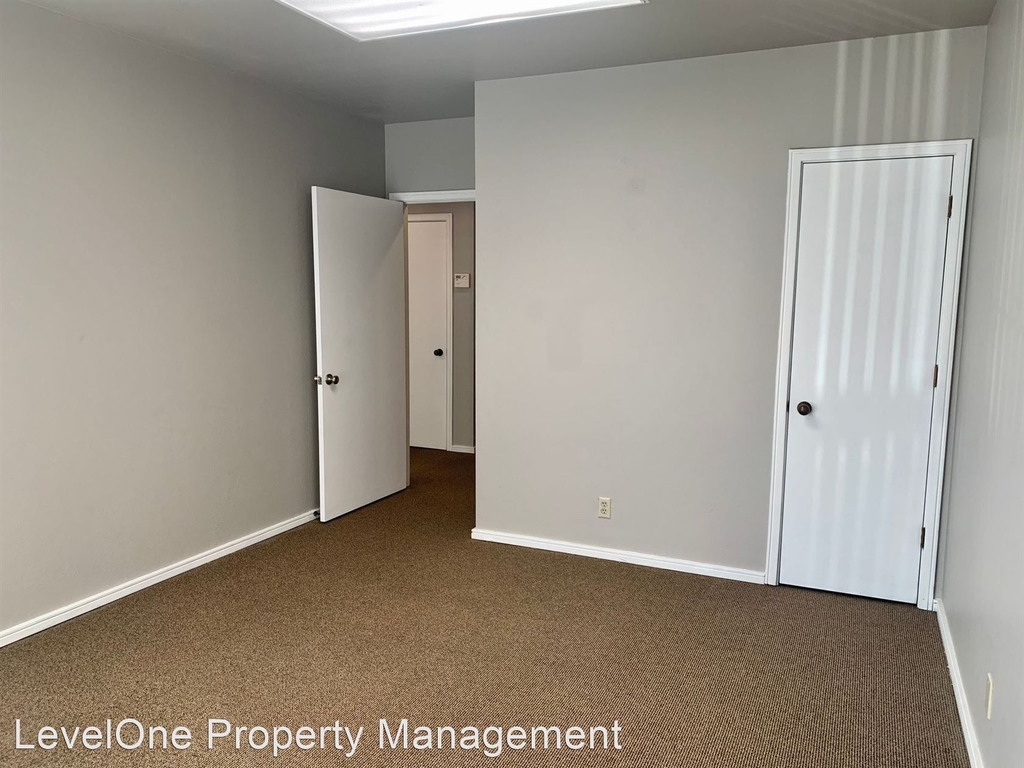 601 N Kelly Avenue - Photo 22