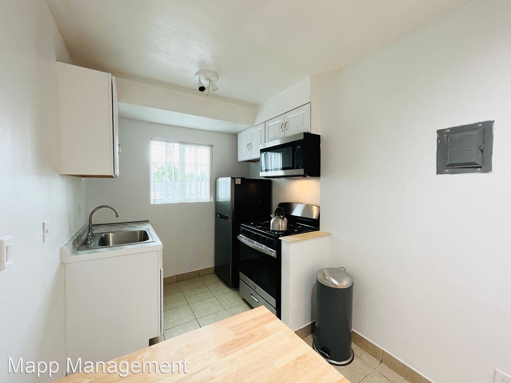 310 E Foothill Blvd - Photo 2