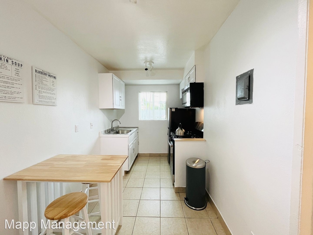 310 E Foothill Blvd - Photo 4