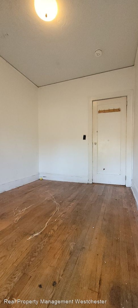 106 Pocantico St - Photo 3