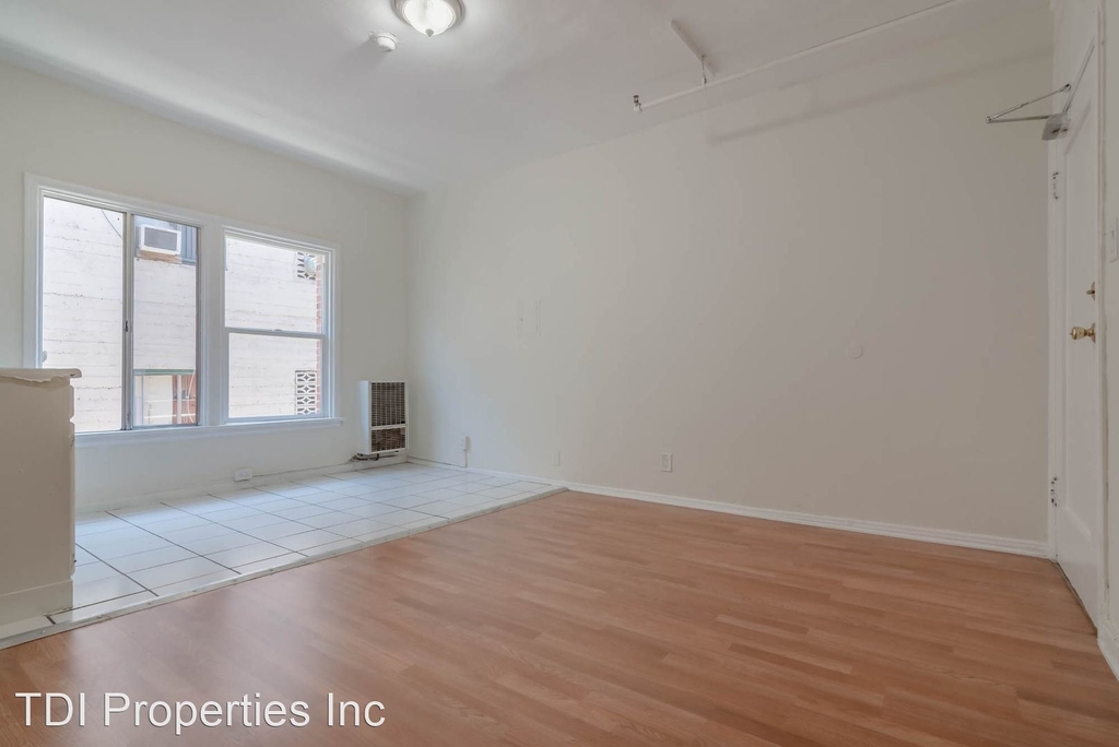 1812 W 5th Street - Photo 2