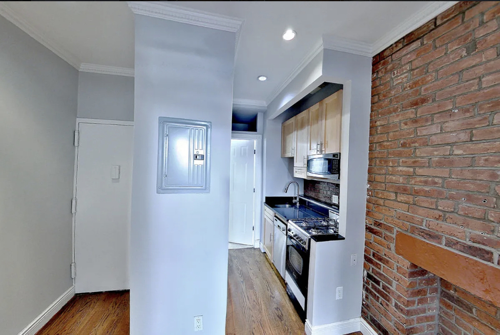 44 Avenue B - Photo 1