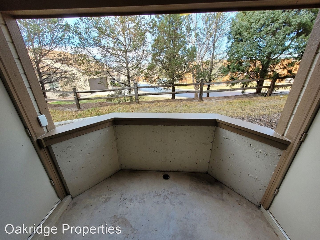 2724 Mirage Dr - Photo 6