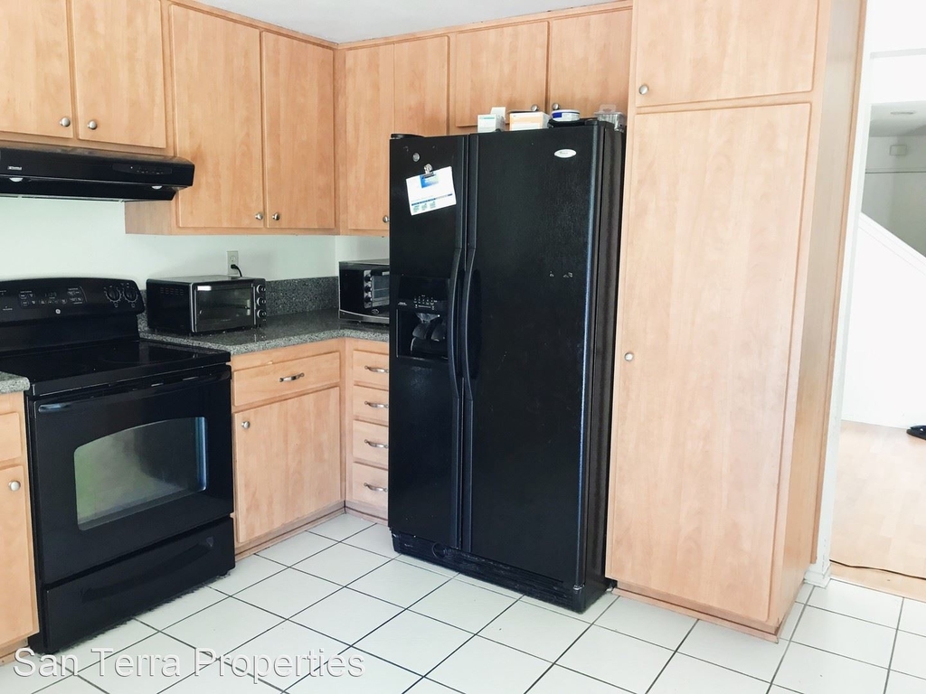 8755 Rideabout Lane - Photo 6