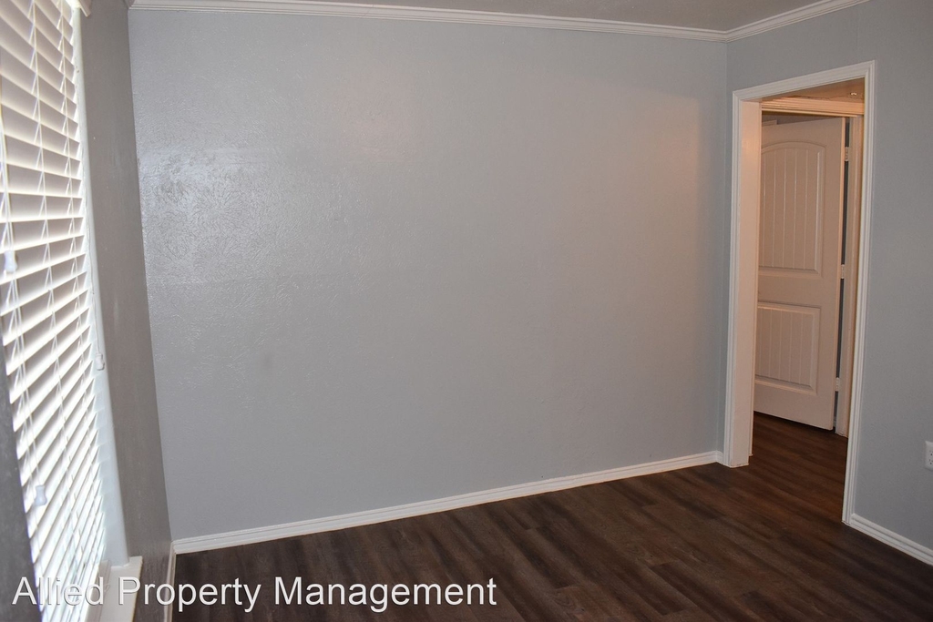 301 W. Kirby St. - Photo 1