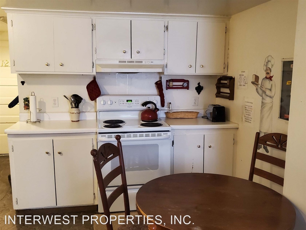 Anthony Apts 2257 Nw Hoyt St. - Photo 1