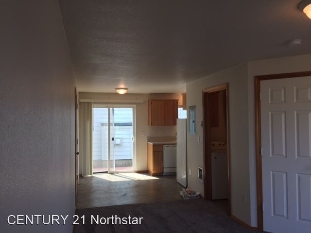 831 Ne 93rd Avenue - Photo 2