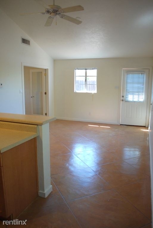 2910 E Seneca St # 2 - Photo 5