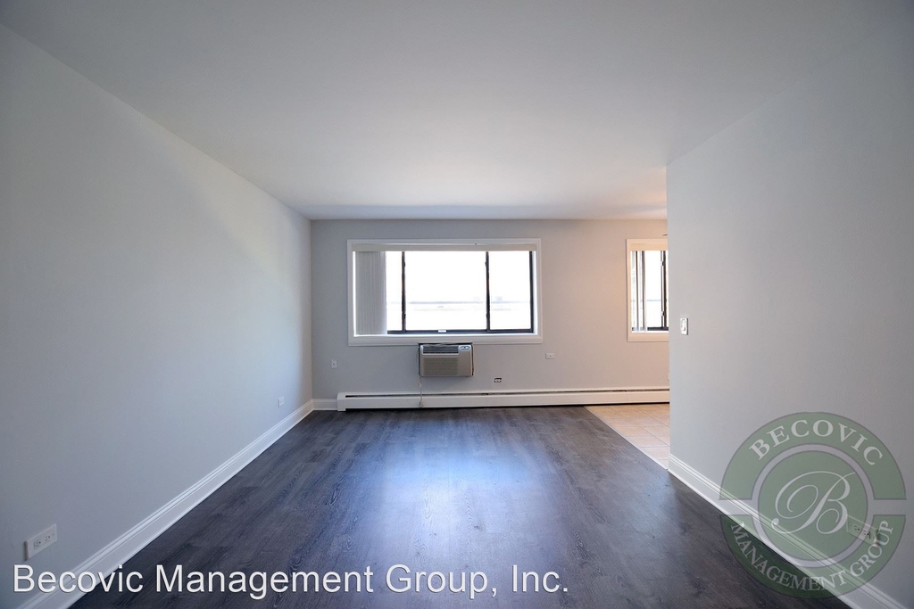 6001 N Kenmore Avenue - Photo 1