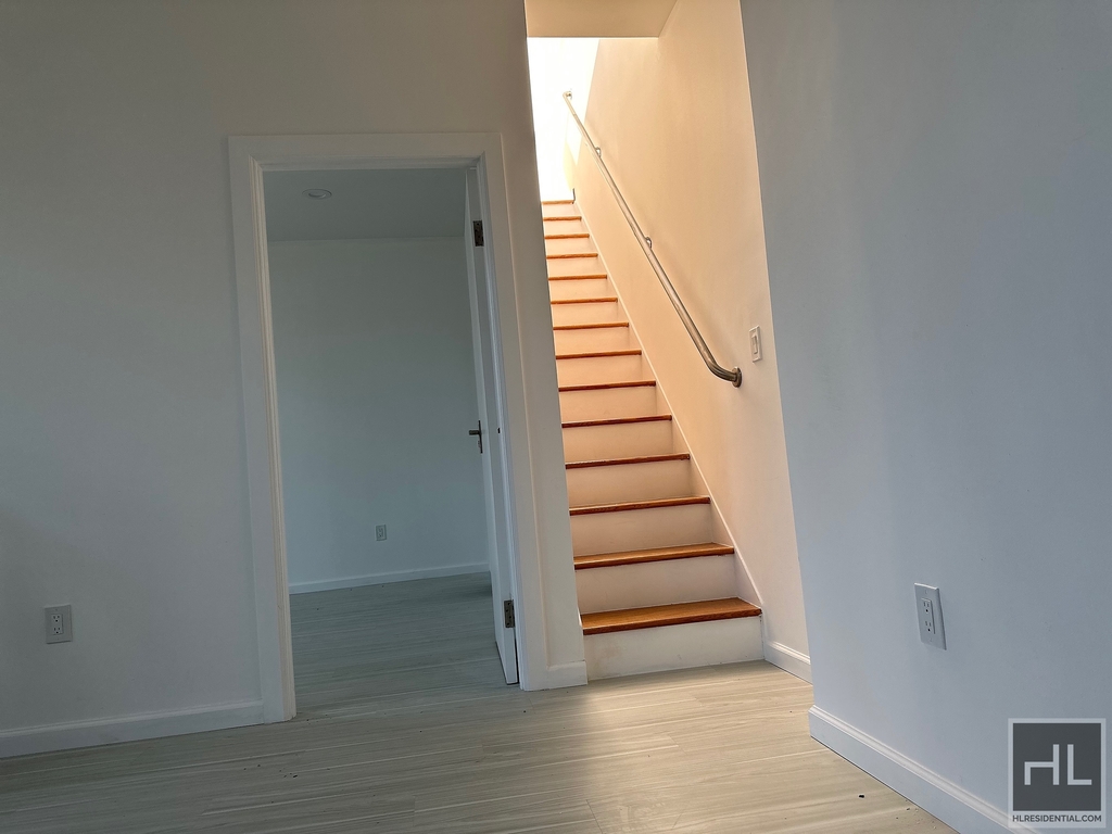 78 Ridge Street - Photo 8